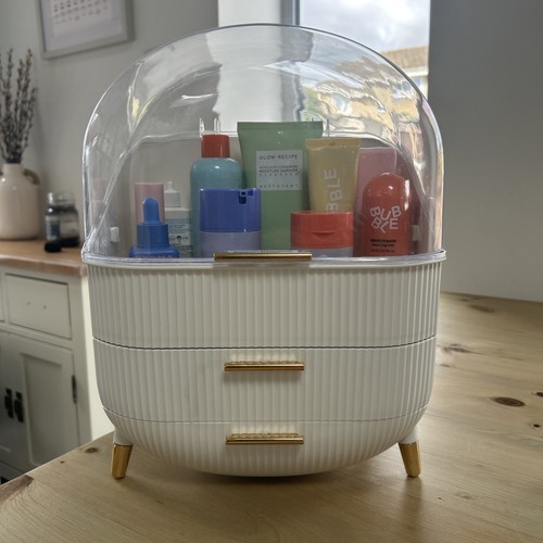 Skincare organiser with - skincare,